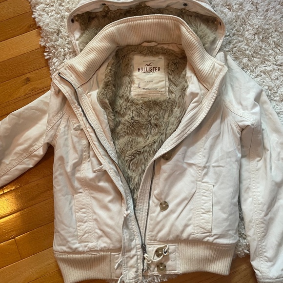 VINTAGE Hollister Fur Lined Cream and White Jacket - Picture 3 of 3
